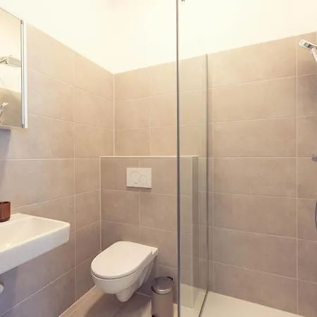 شقة Leonart Living 34 *